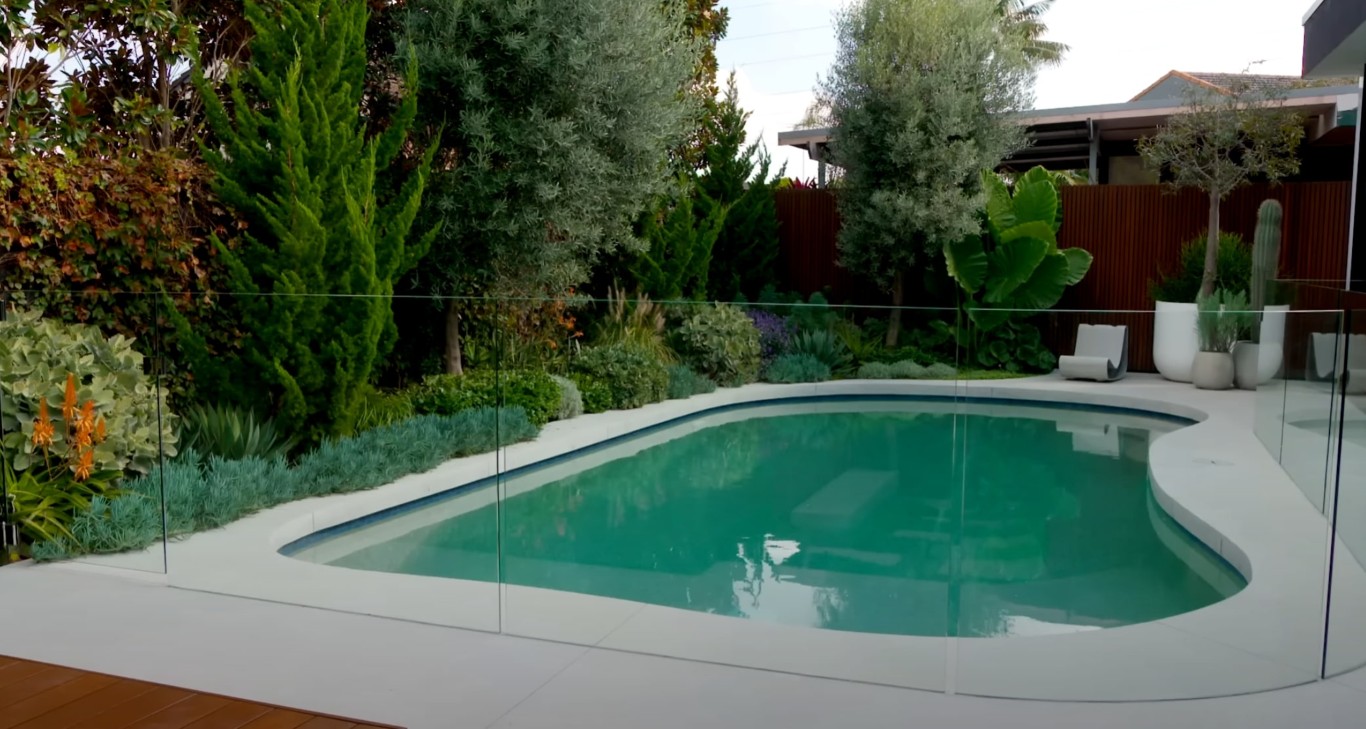 Professional landscape design with pool and modern outdoor features in Oakley, CA
